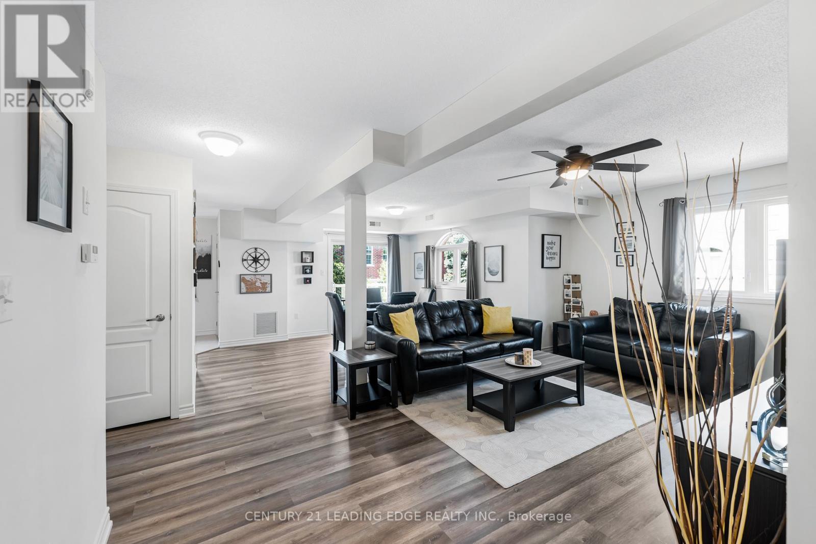 135 Syndenham Wells, Barrie, Ontario  L4M 0H3 - Photo 6 - S12263857