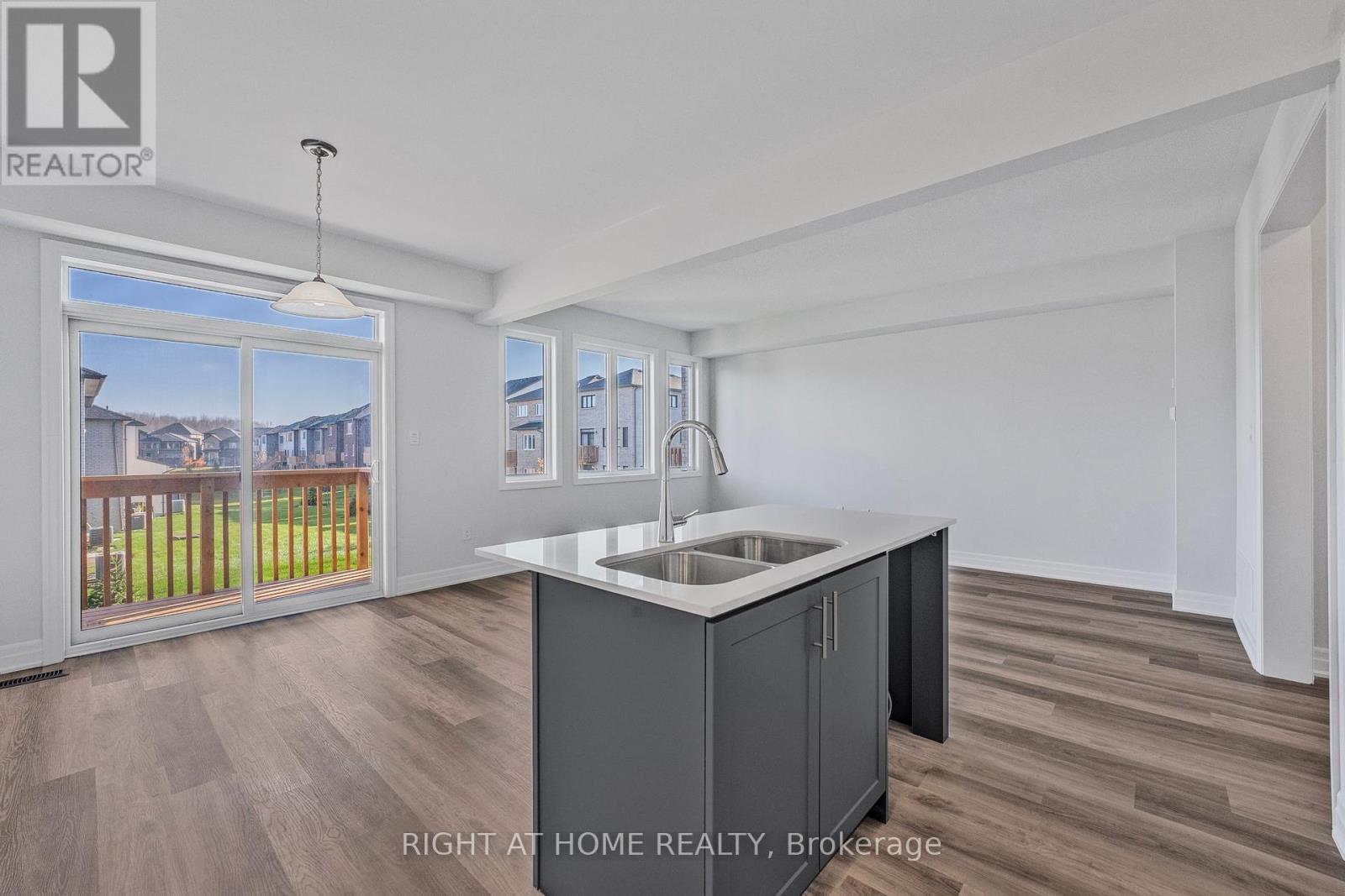 43 Federica Crescent, Wasaga Beach, Ontario  L9Z 0N5 - Photo 10 - S12263880
