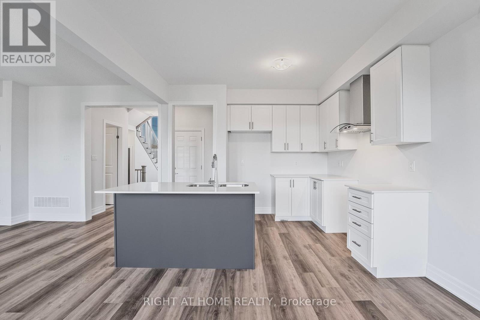43 Federica Crescent, Wasaga Beach, Ontario  L9Z 0N5 - Photo 11 - S12263880
