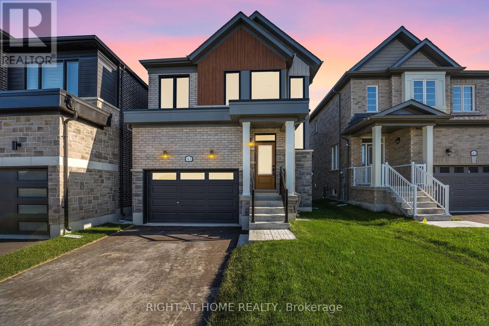Property at 43 FEDERICA CRESCENT image 3