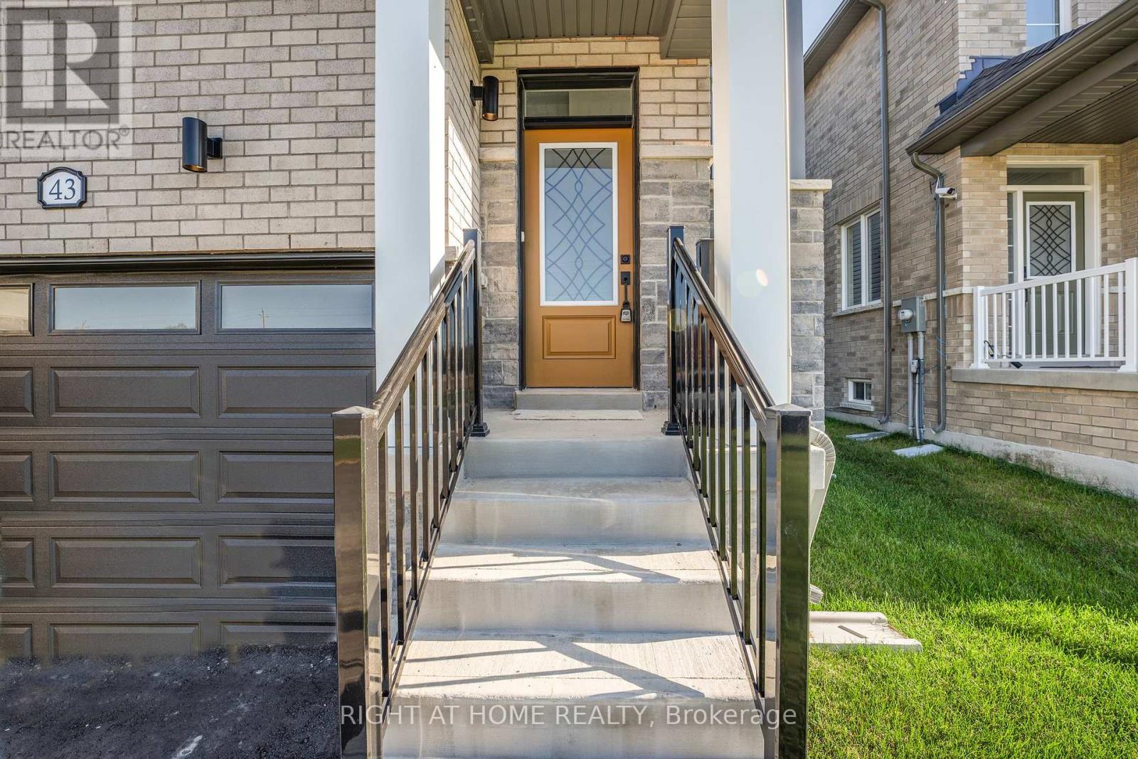 Property at 43 FEDERICA CRESCENT image 4