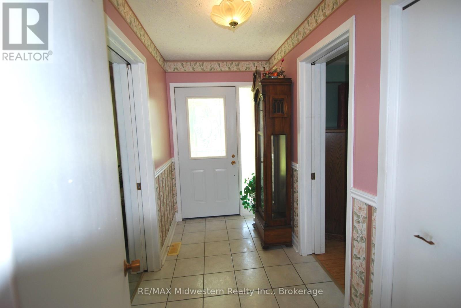 68 Elora Street N, Minto, Ontario  N0G 1M0 - Photo 11 - X12255745