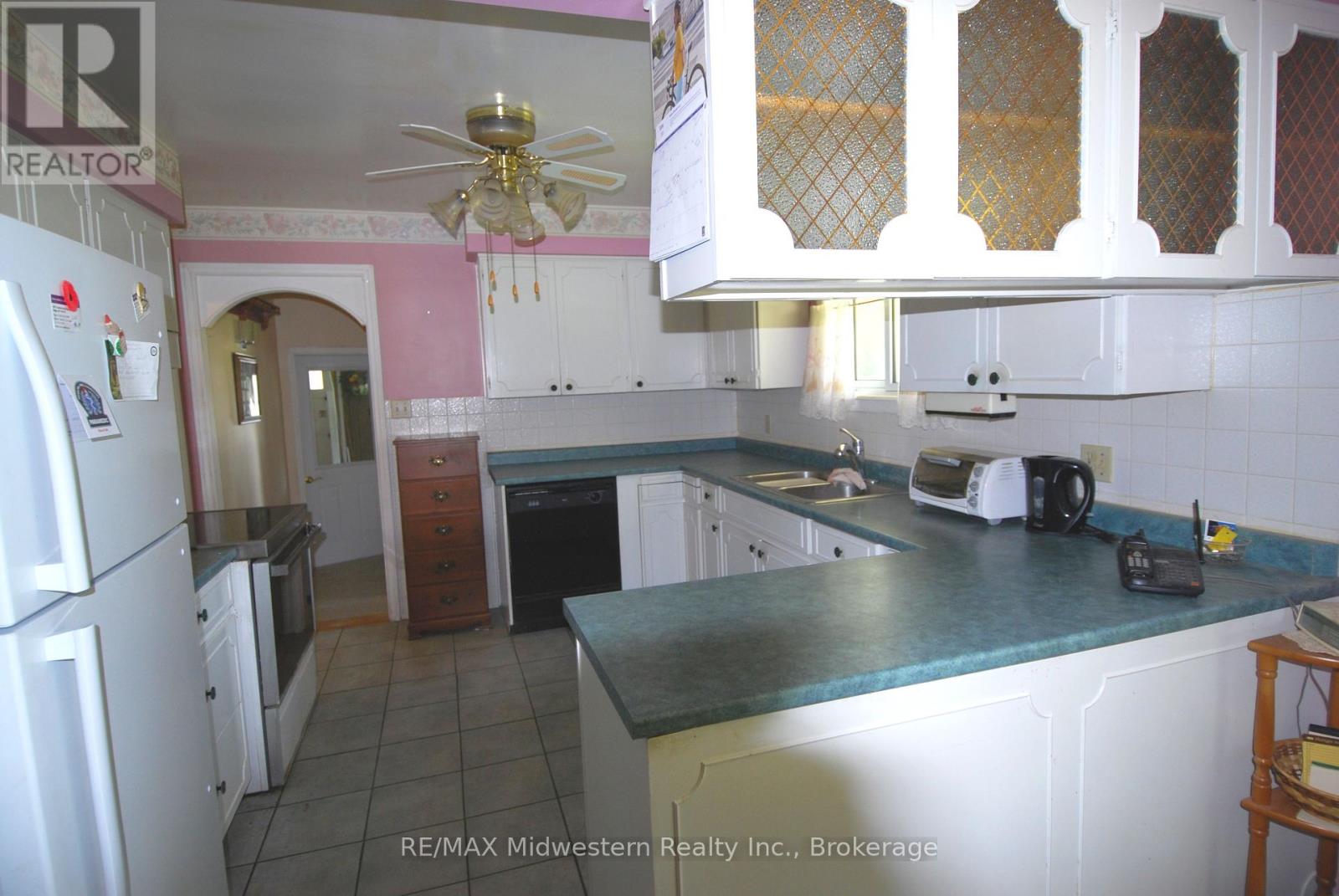 68 Elora Street N, Minto, Ontario  N0G 1M0 - Photo 5 - X12255745
