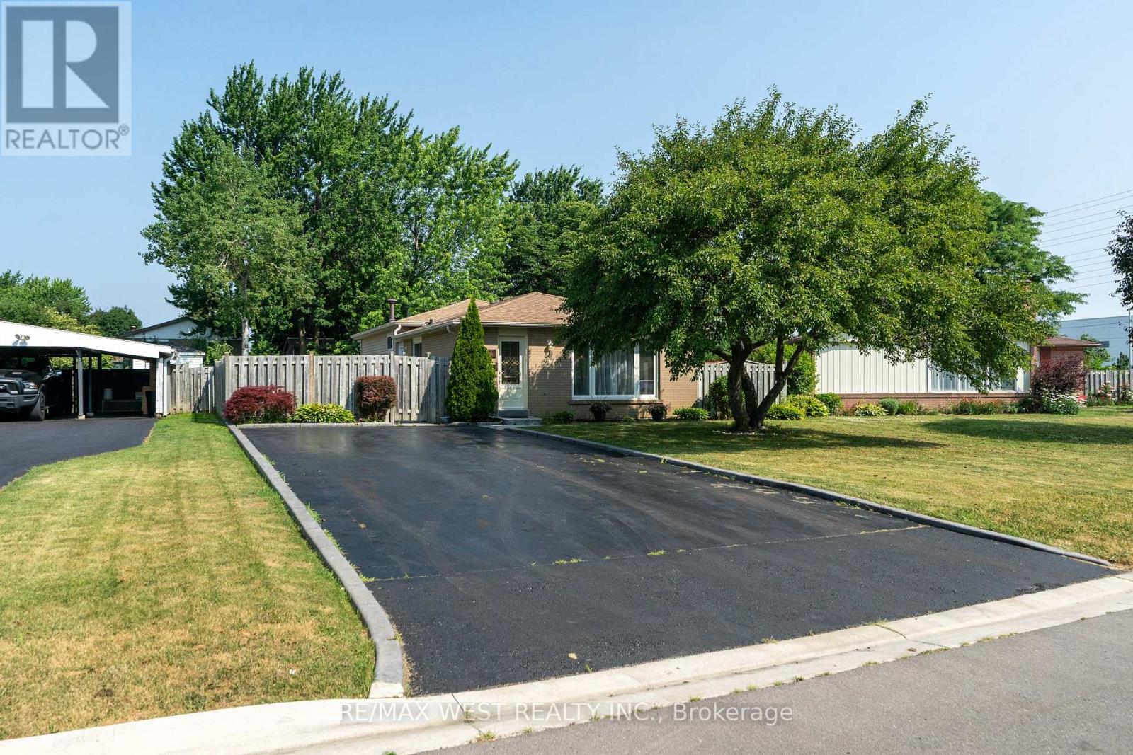 Property at 44 FIDELIA CRESCENT image 2
