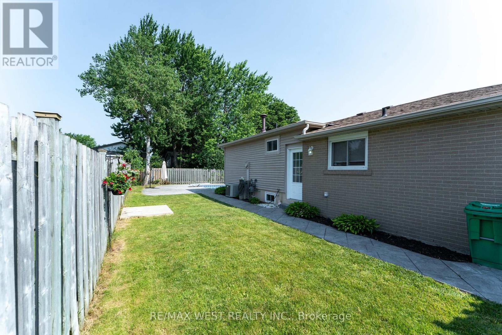44 Fidelia Crescent, Brampton, Ontario  L6T 3P8 - Photo 32 - W12263733