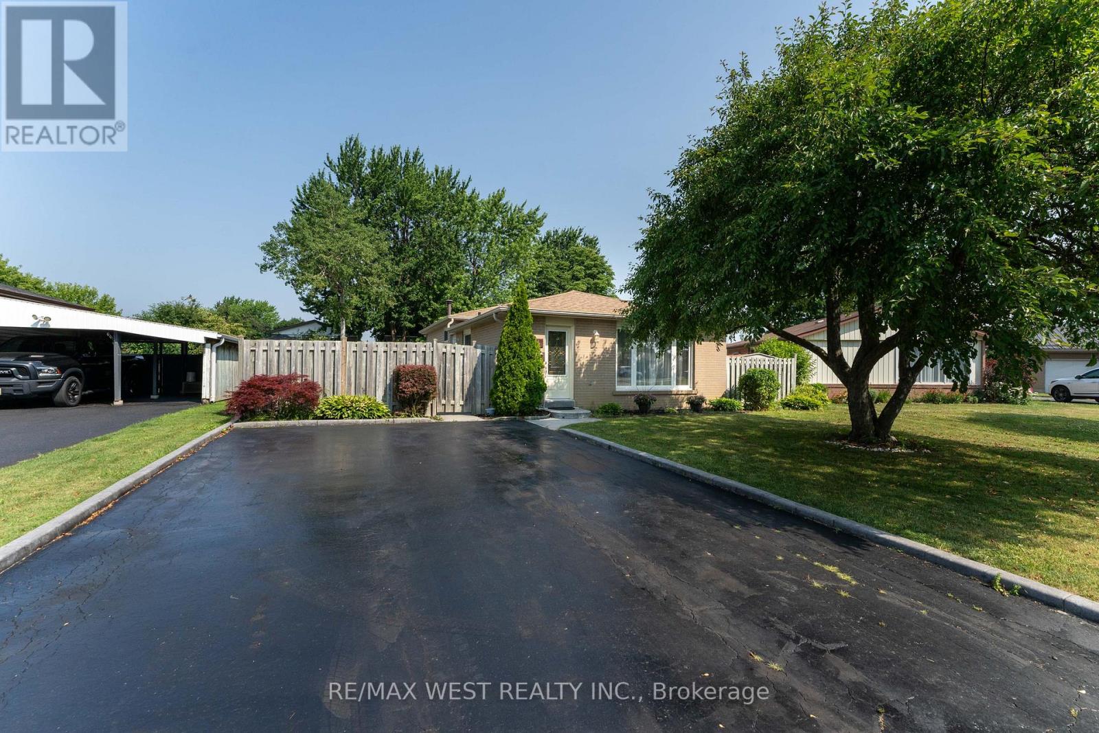 Property at 44 FIDELIA CRESCENT image 4
