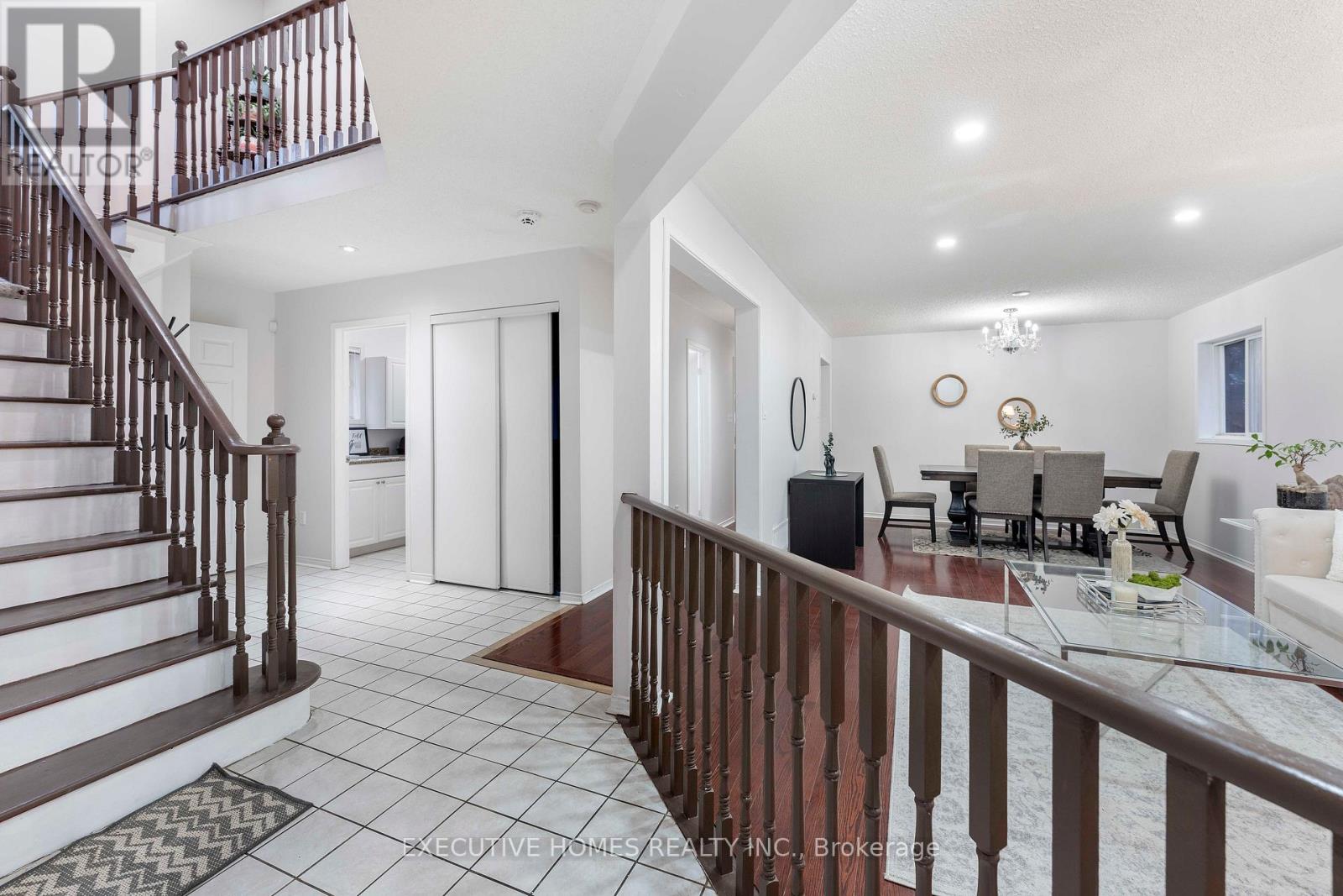 Property at 44 PEBBLESTONE CIRCLE image 4