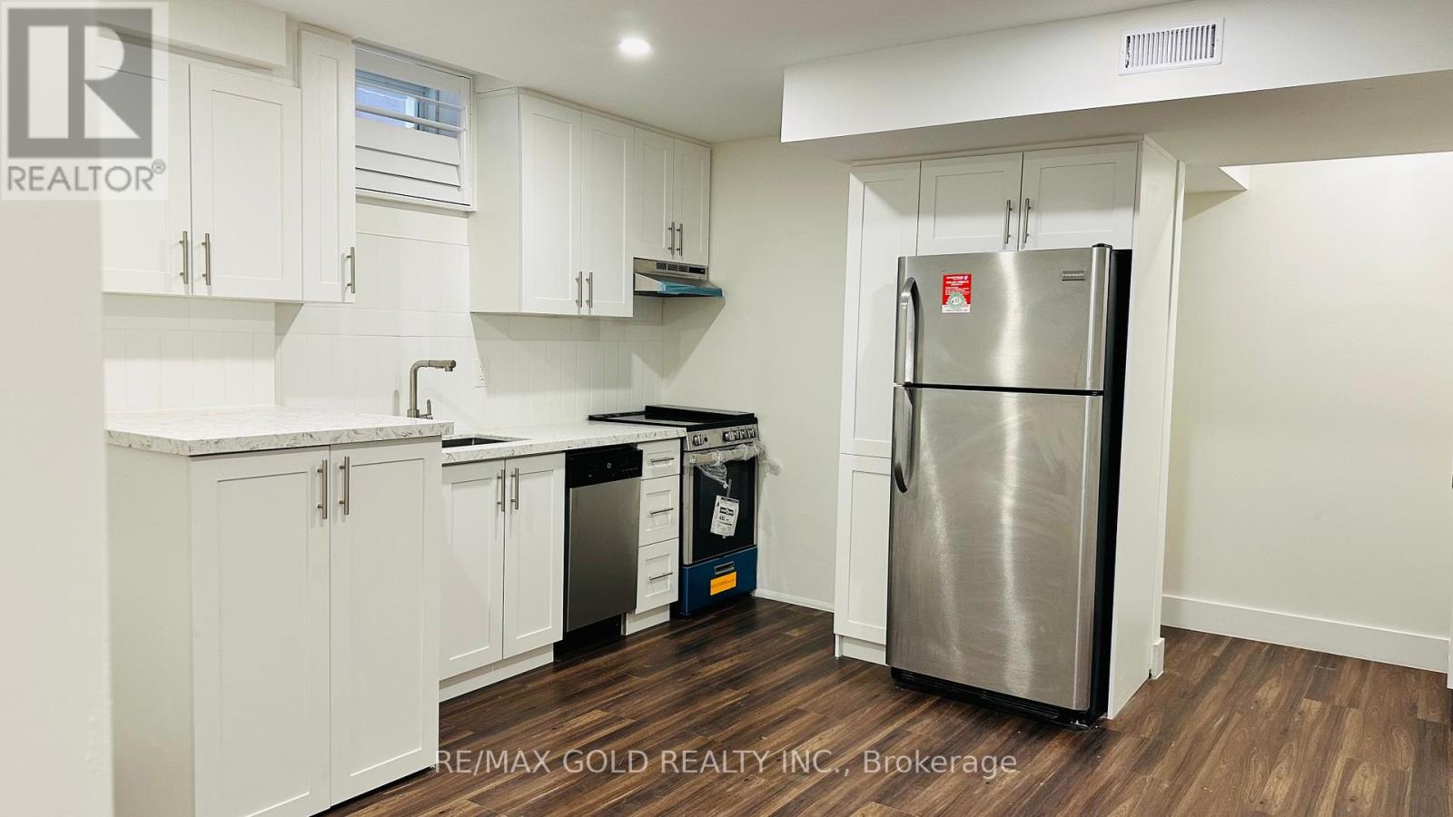 478 Cedric Terrace, Milton, Ontario  L9T 8P8 - Photo 4 - W12263943