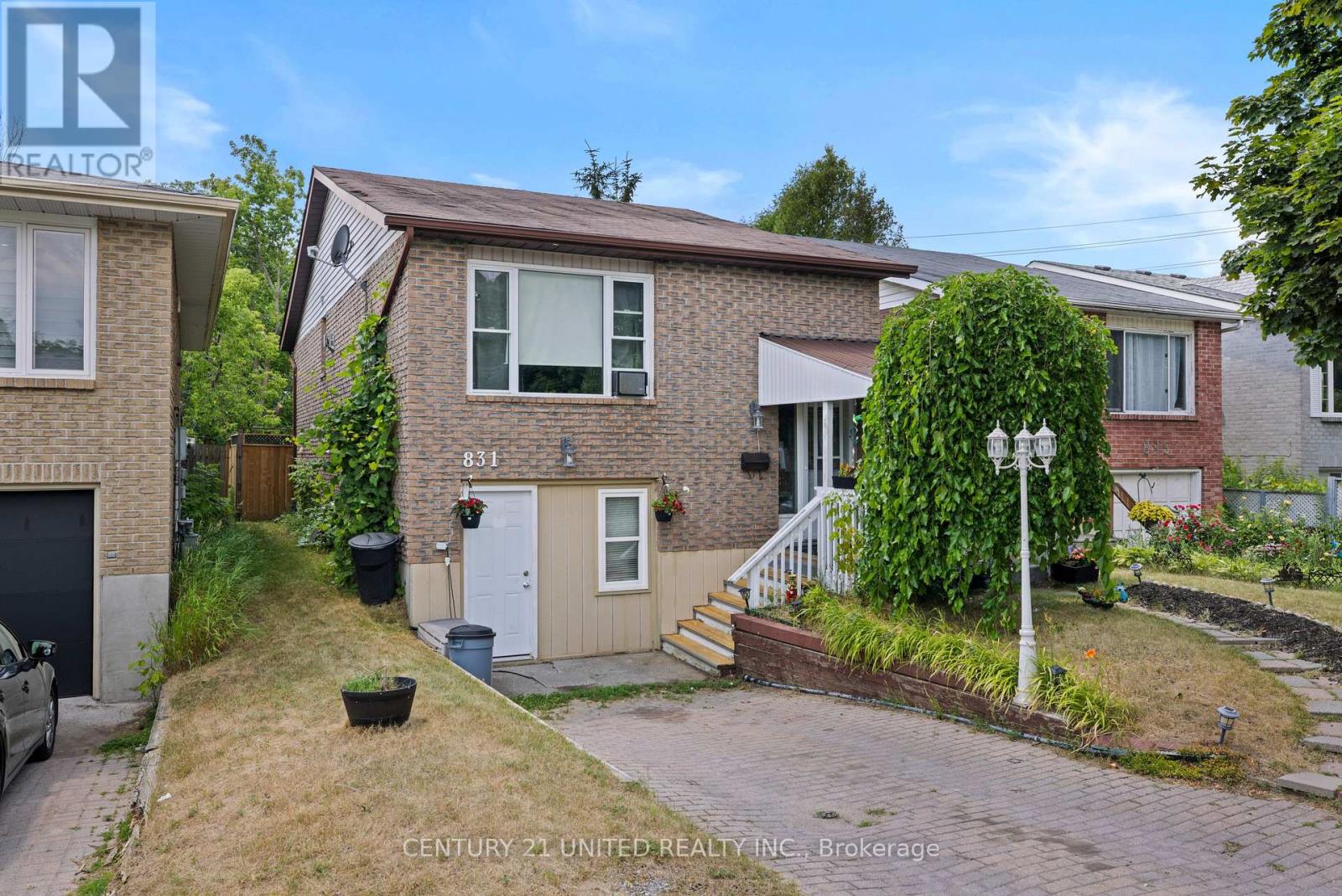 Property at 831 MOUNTAIN ASH ROAD image 2