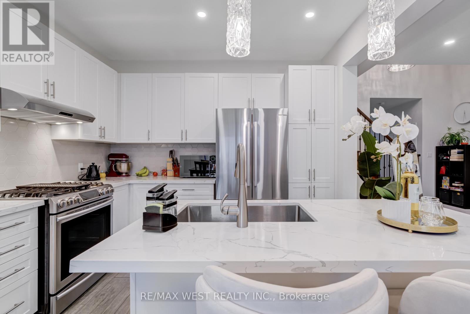 270 Dalgleish Trail, Hamilton, Ontario  L0R 1P0 - Photo 15 - X12263827