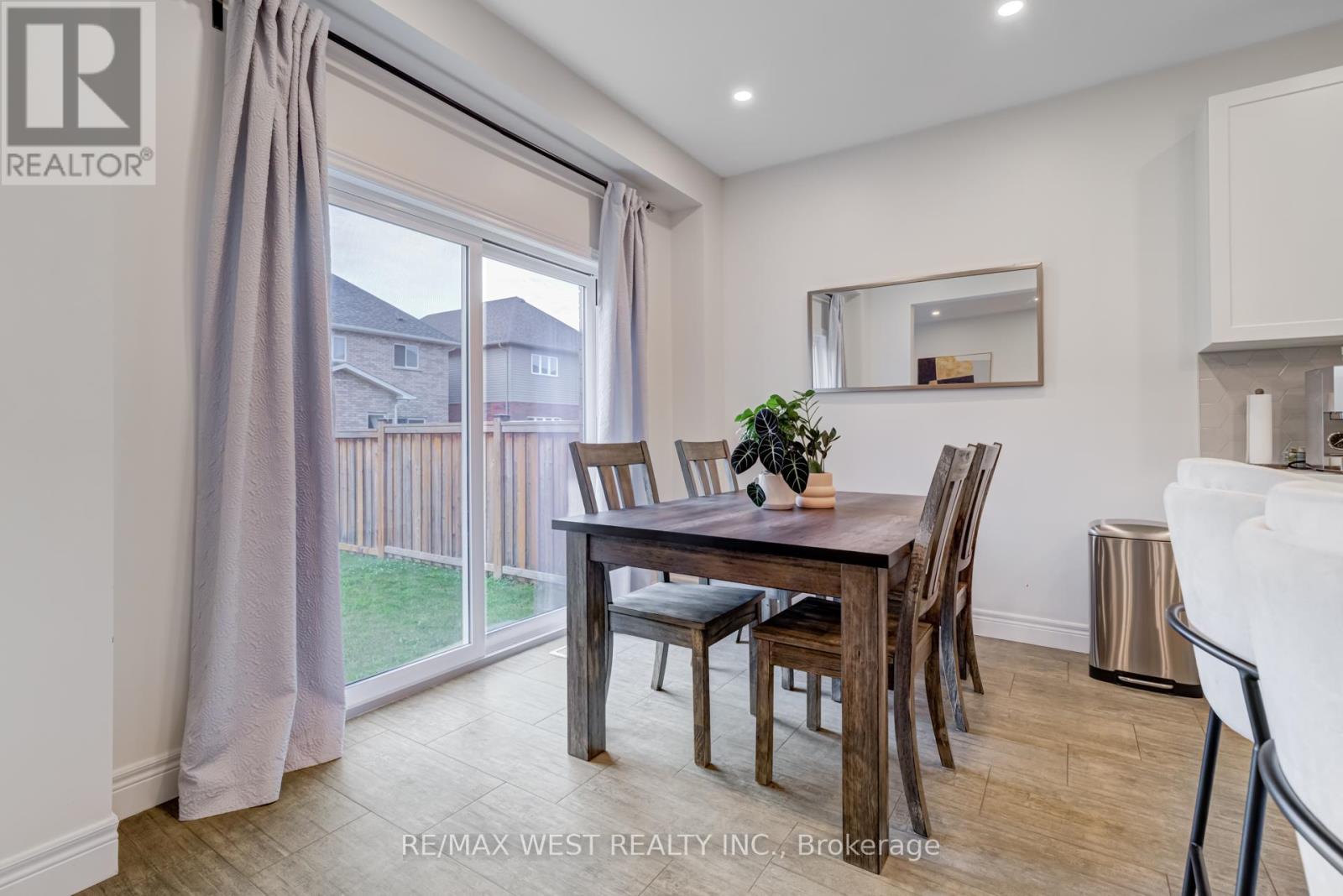270 Dalgleish Trail, Hamilton, Ontario  L0R 1P0 - Photo 17 - X12263827