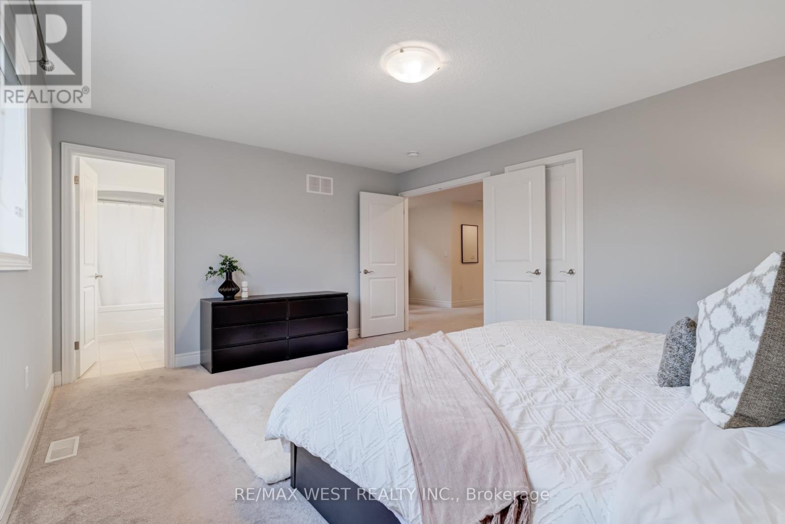 270 Dalgleish Trail, Hamilton, Ontario  L0R 1P0 - Photo 22 - X12263827