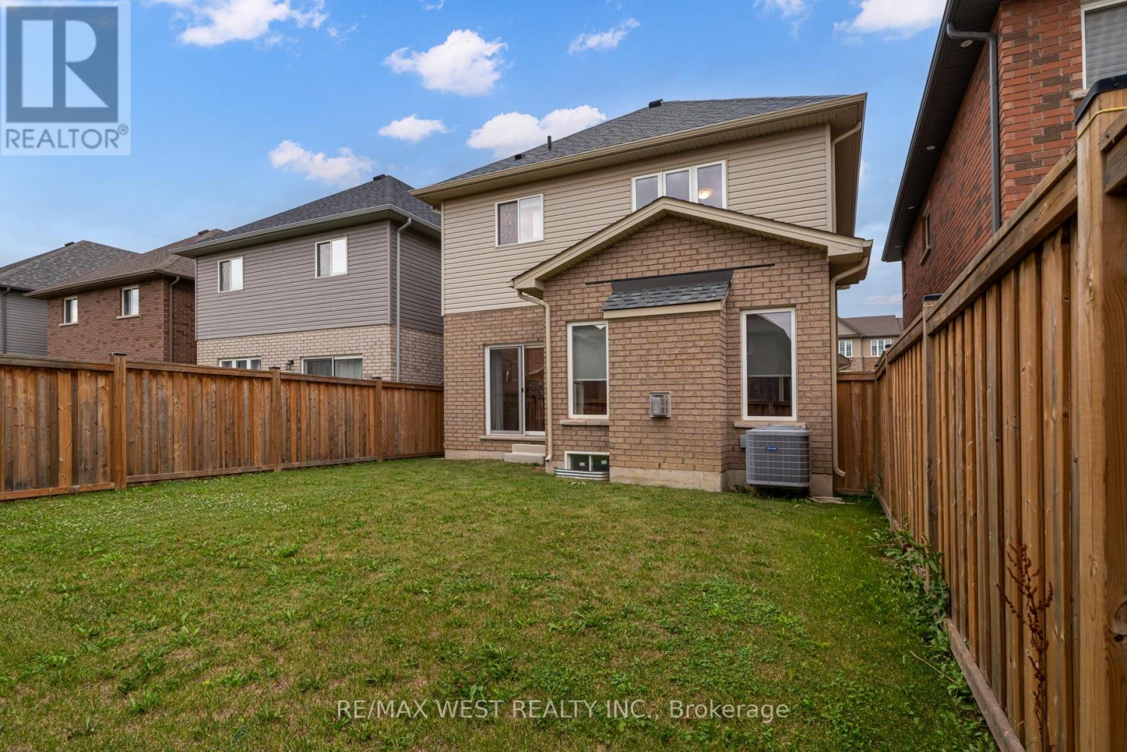 270 Dalgleish Trail, Hamilton, Ontario  L0R 1P0 - Photo 37 - X12263827