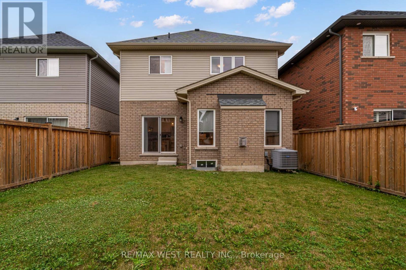 270 Dalgleish Trail, Hamilton, Ontario  L0R 1P0 - Photo 38 - X12263827