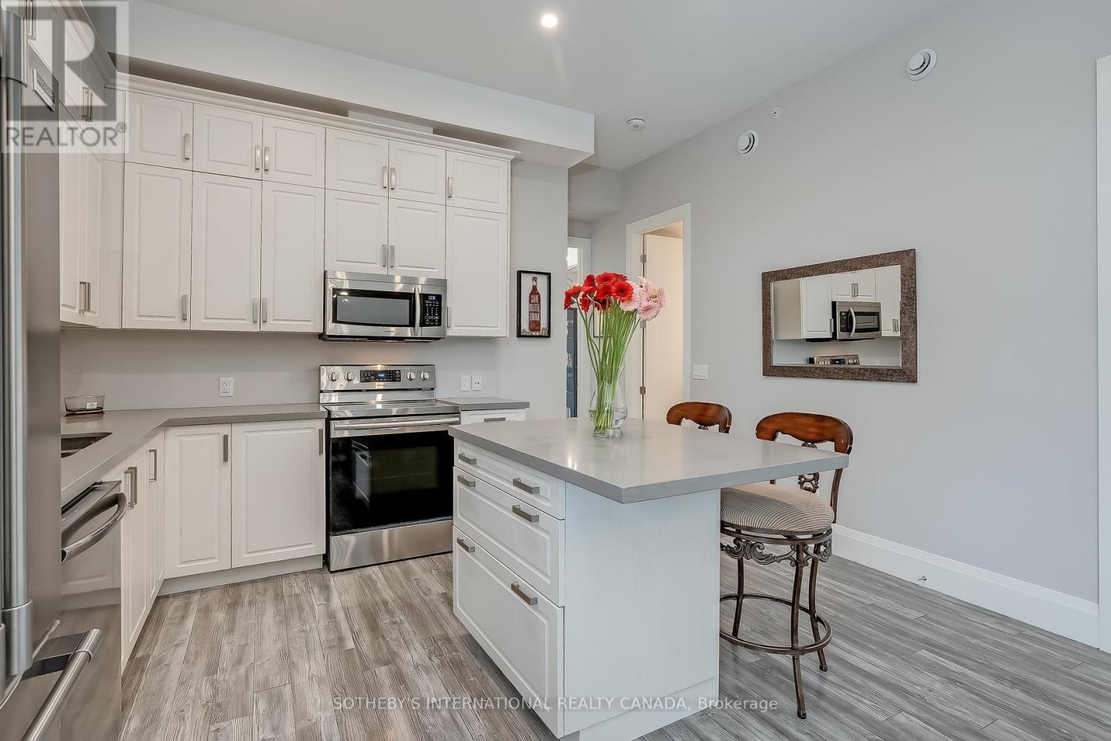 101b - 85 Morrell Street, Brantford, Ontario  N3T 4J6 - Photo 4 - X12263927