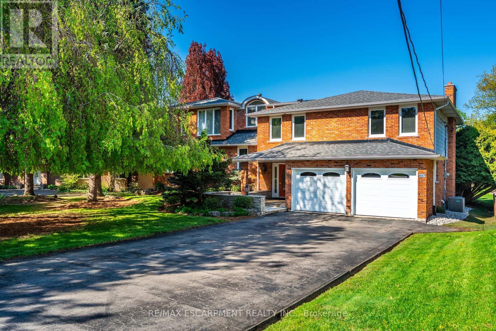 Property at 887 MONTGOMERY DRIVE image 2