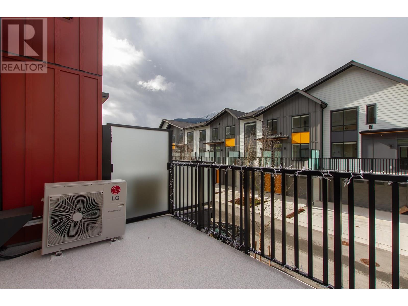38070 Helm Way, Squamish, British Columbia  V8B 1E6 - Photo 7 - R3023129