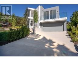 4500 CANTERBURY CRESCENT, North Vancouver, British Columbia