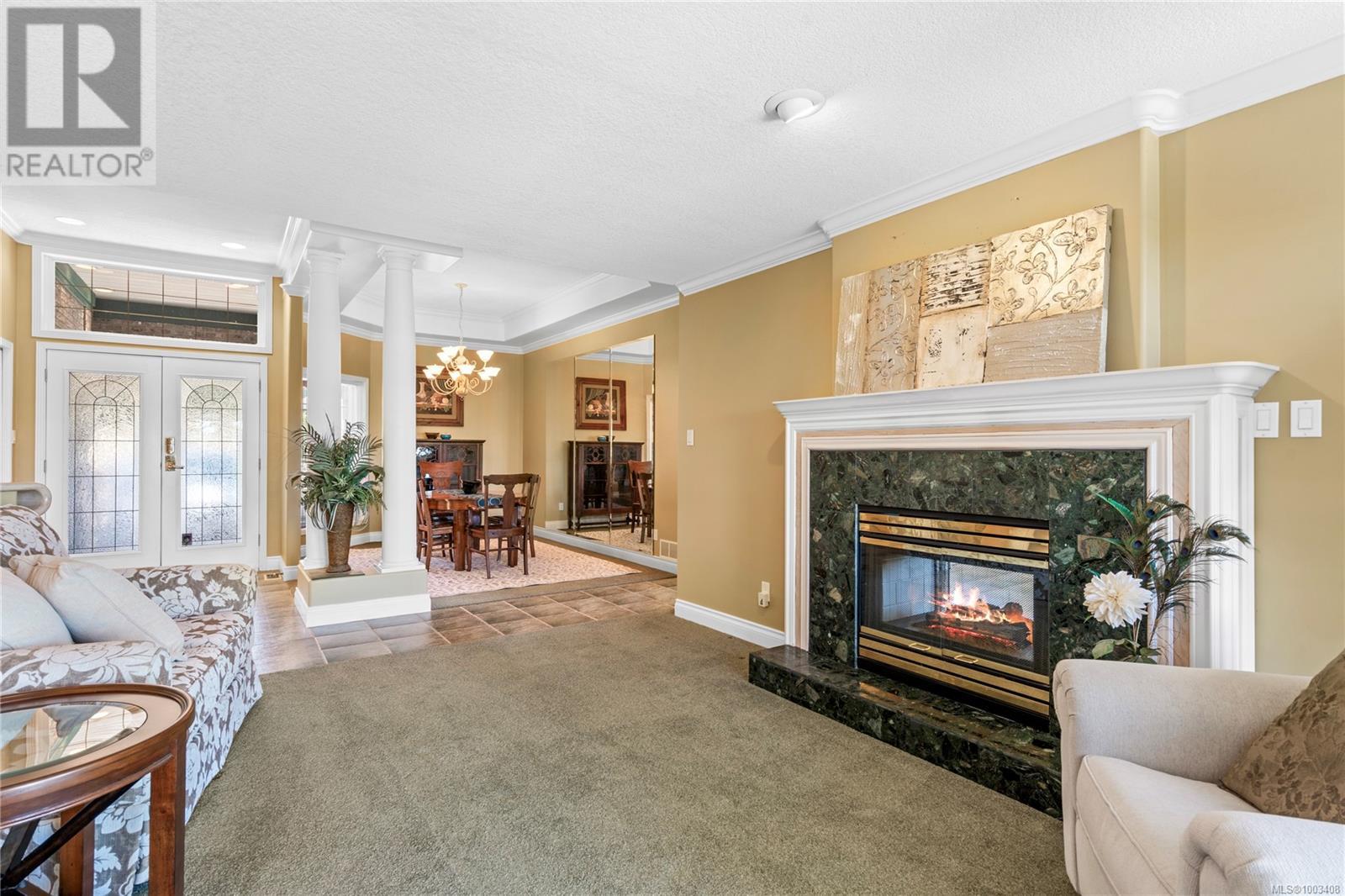 Property at 514 Country Club Dr image 5