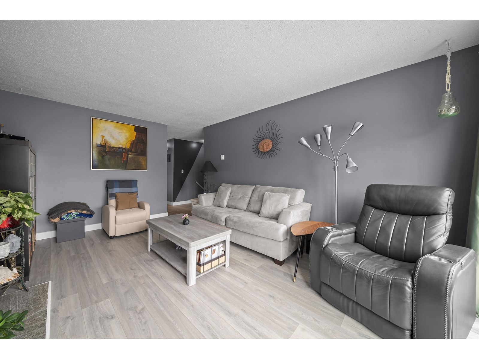 Property at 202 DAVIS CRESCENT image 5