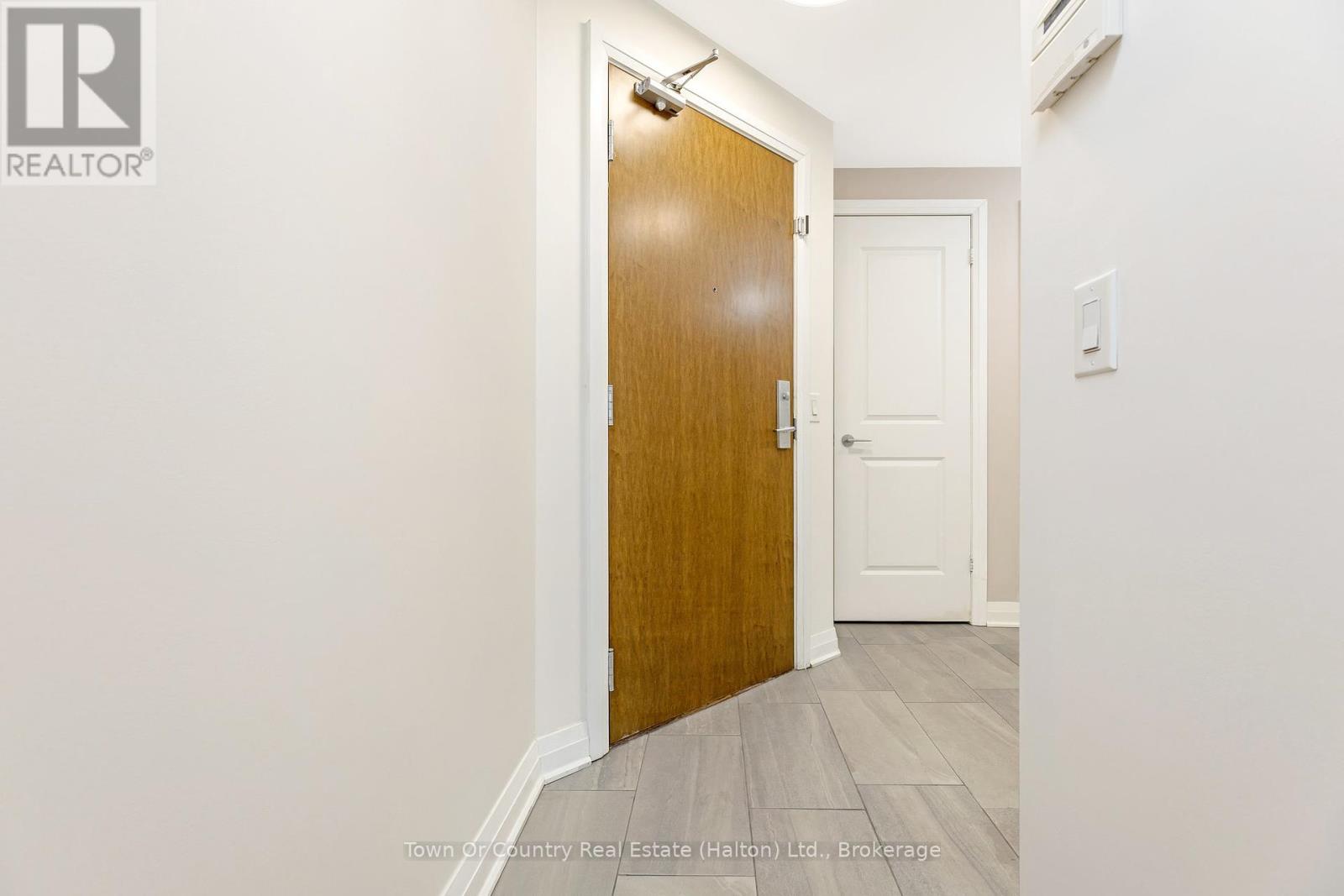 Property at 402 - 1055 SOUTHDOWN ROAD image 2