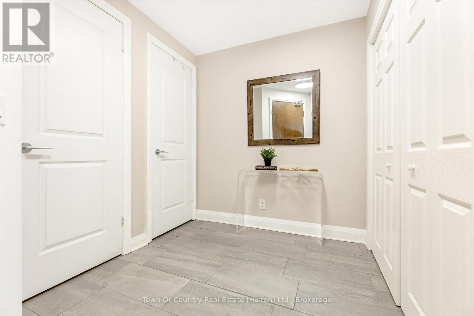 Property at 402 - 1055 SOUTHDOWN ROAD image 3