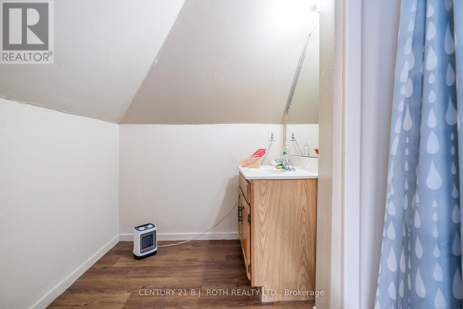63 Mcdonald Street, Barrie, Ontario  L4M 1P4 - Photo 8 - S12251663