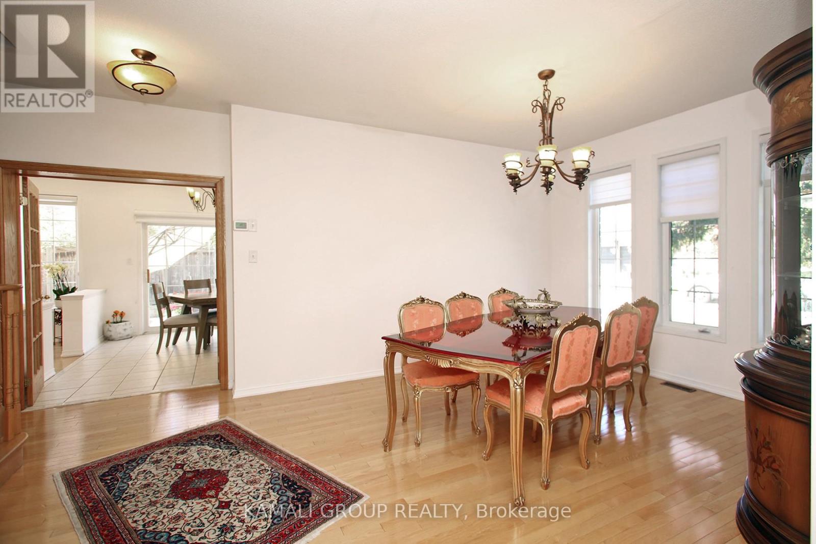 Property at 6 GLENIS GATE image 4