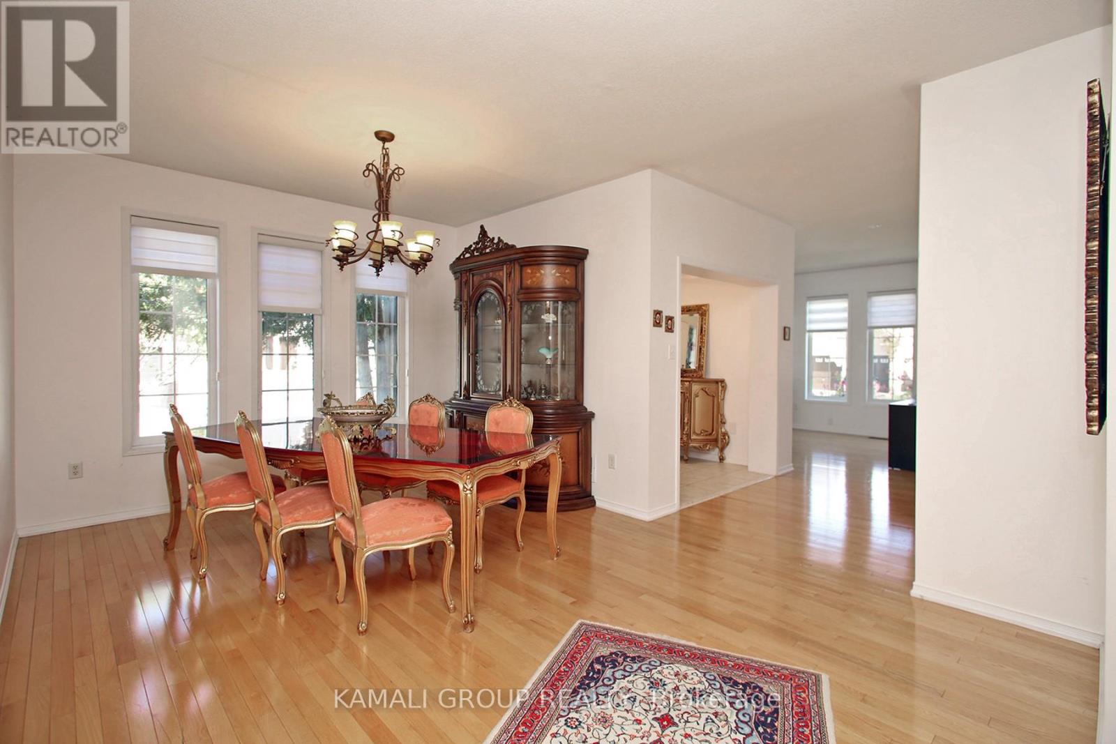 Property at 6 GLENIS GATE image 3