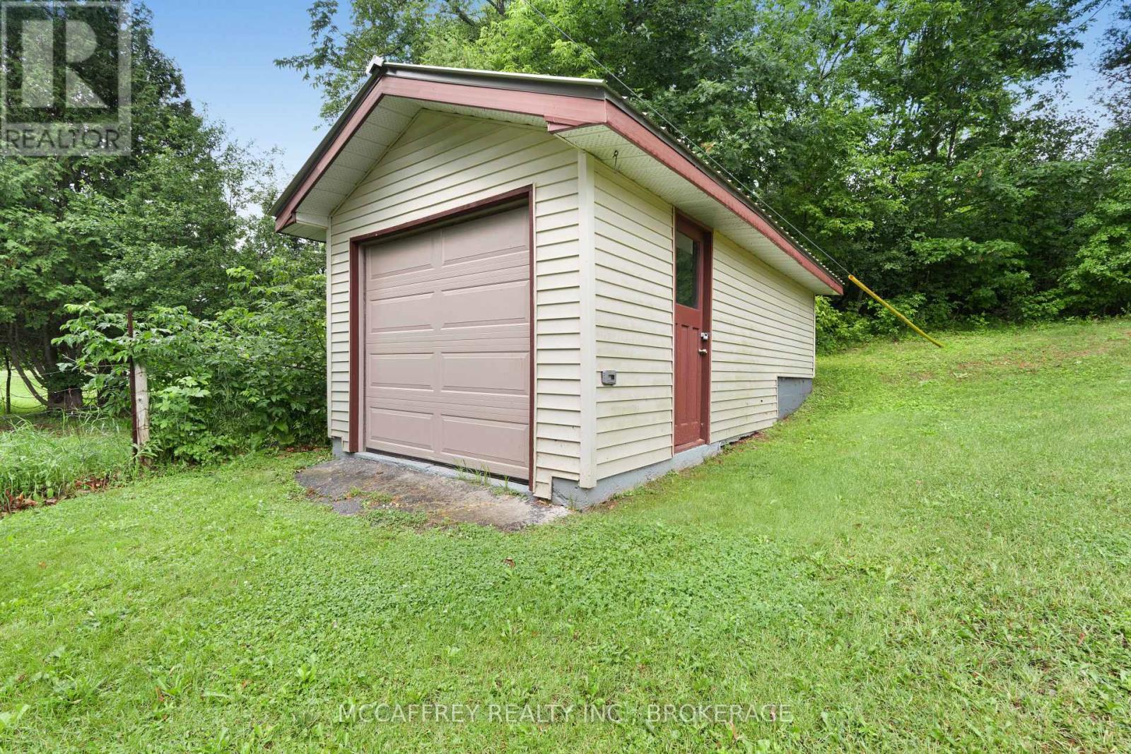 333 Burridge Road, South Frontenac, Ontario  K0H 1T0 - Photo 22 - X12264188