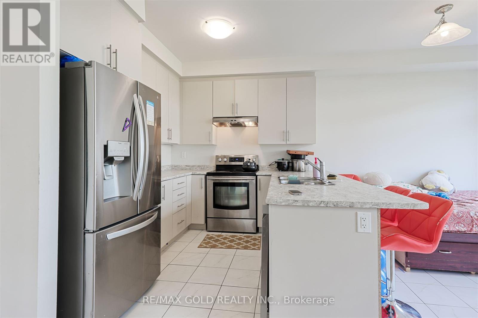 76 Prest Way, Centre Wellington (Fergus), Ontario  N1M 0K1 - Photo 5 - X12182915