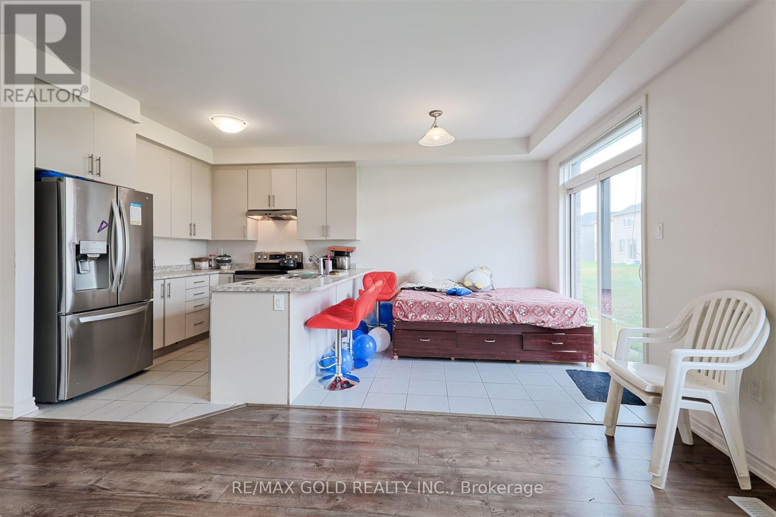 76 Prest Way, Centre Wellington (Fergus), Ontario  N1M 0K1 - Photo 15 - X12182915