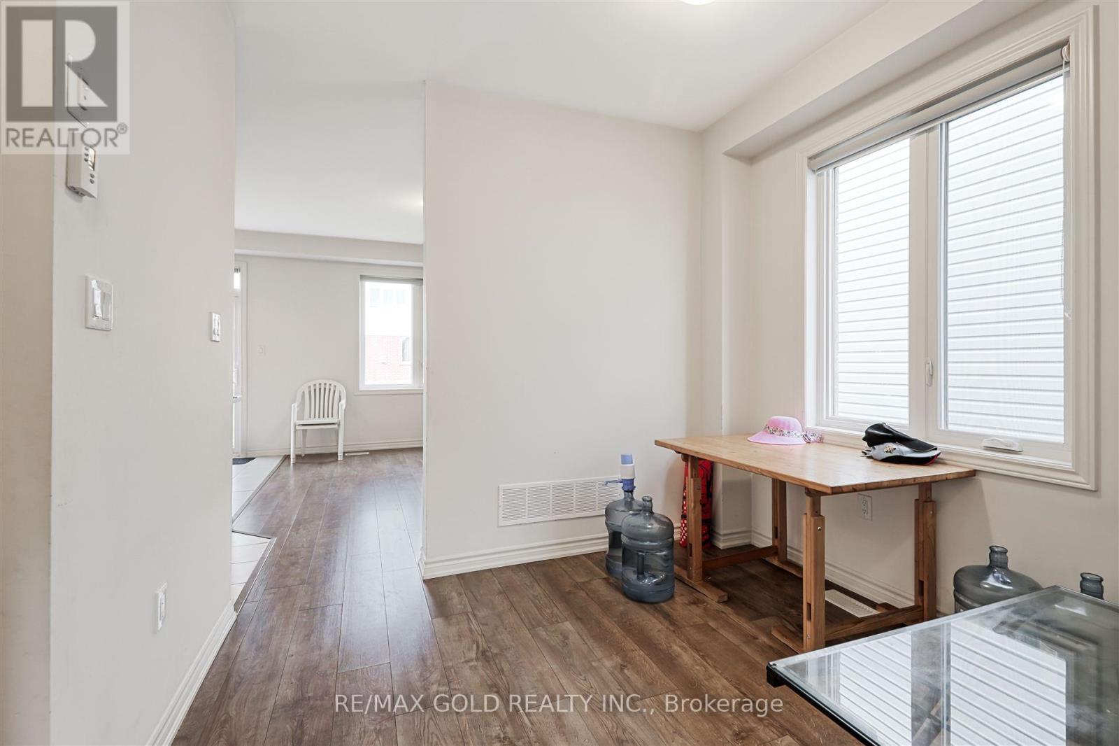76 Prest Way, Centre Wellington (Fergus), Ontario  N1M 0K1 - Photo 3 - X12182915