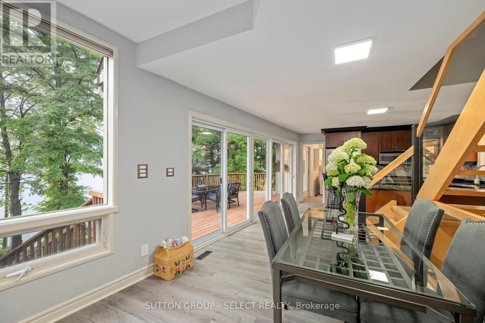 5284 Cliff Road, Lambton Shores (Forest), Ontario  N0N 1J7 - Photo 13 - X12264080