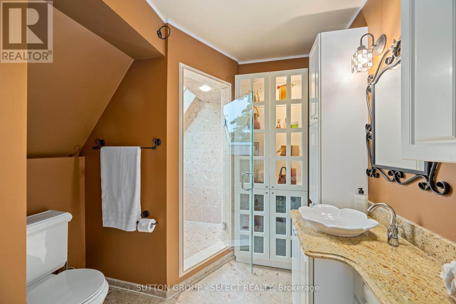 5284 Cliff Road, Lambton Shores (Forest), Ontario  N0N 1J7 - Photo 21 - X12264080