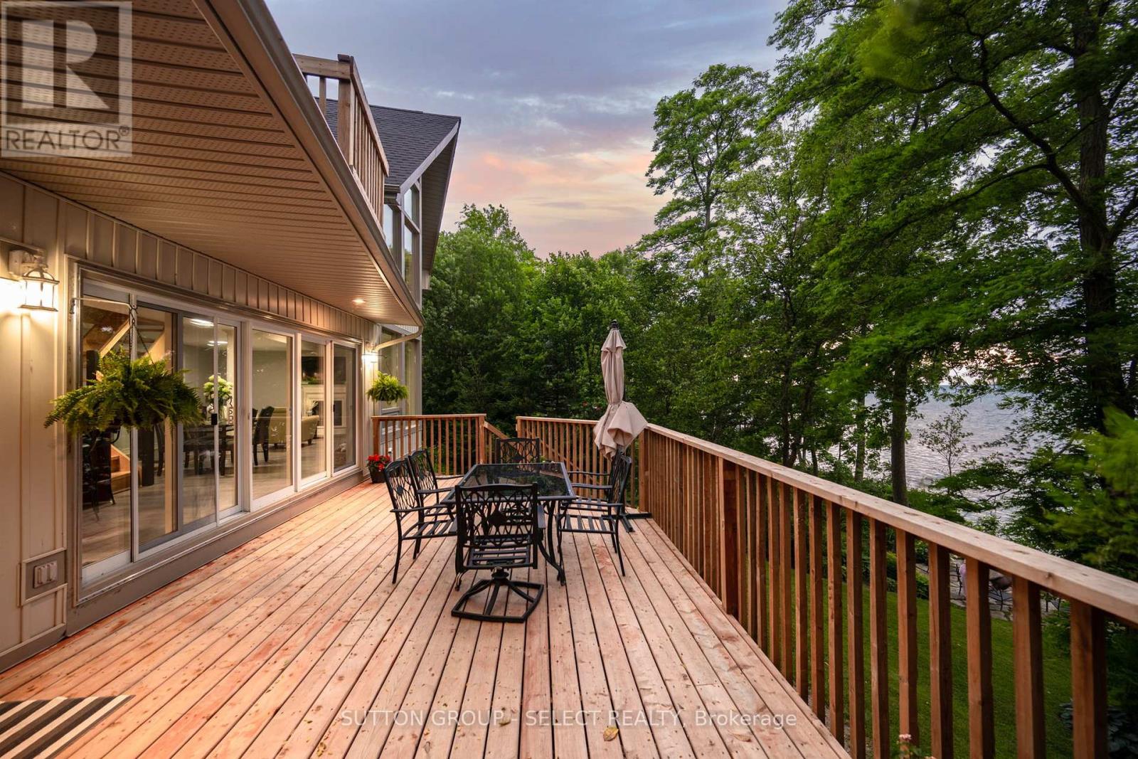 5284 Cliff Road, Lambton Shores (Forest), Ontario  N0N 1J7 - Photo 28 - X12264080