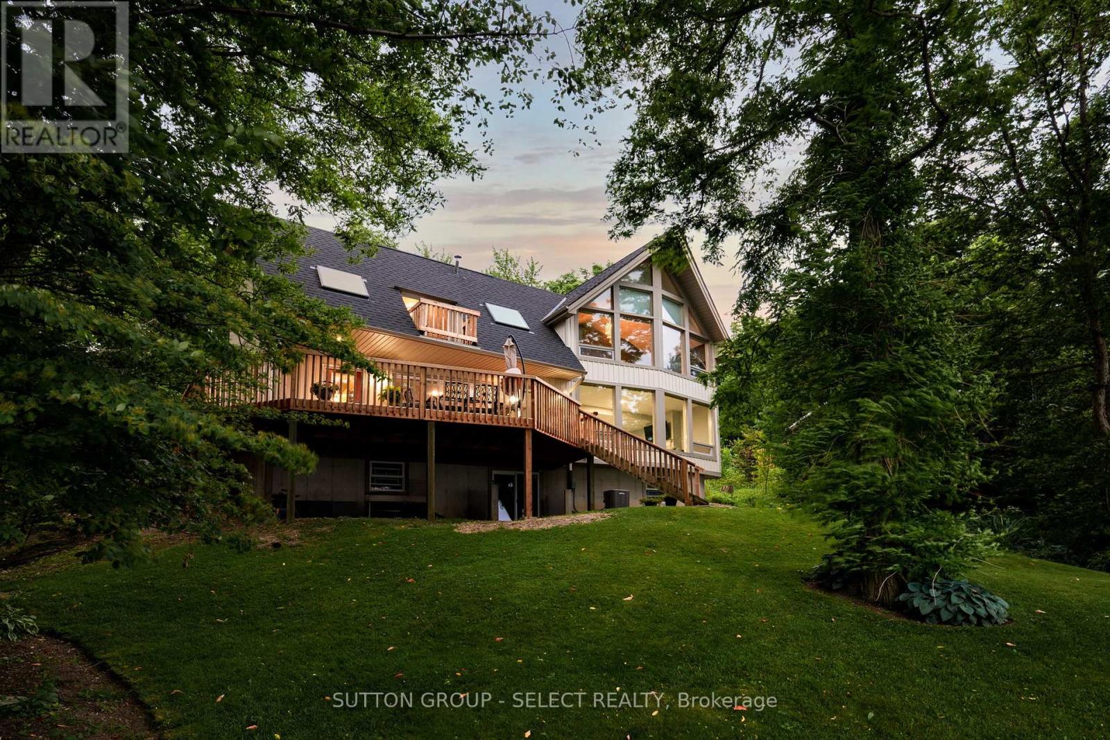 5284 Cliff Road, Lambton Shores (Forest), Ontario  N0N 1J7 - Photo 29 - X12264080