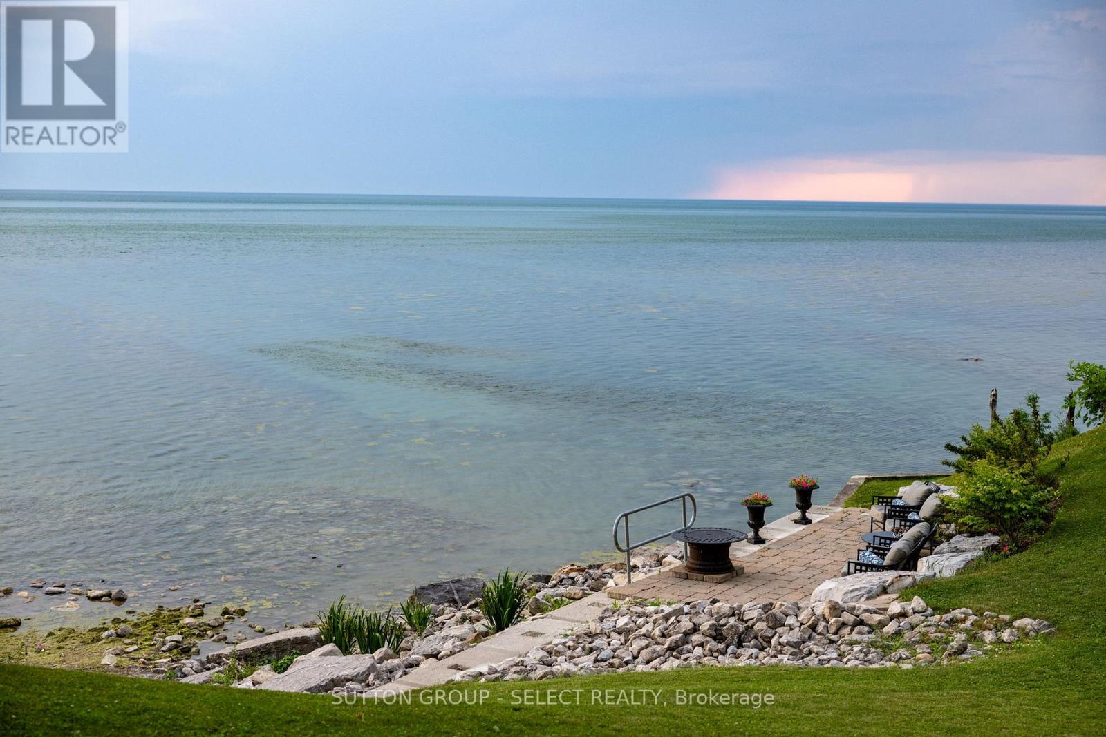 5284 Cliff Road, Lambton Shores (Forest), Ontario  N0N 1J7 - Photo 33 - X12264080
