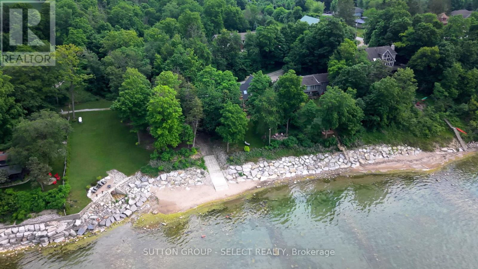 5284 Cliff Road, Lambton Shores (Forest), Ontario  N0N 1J7 - Photo 36 - X12264080