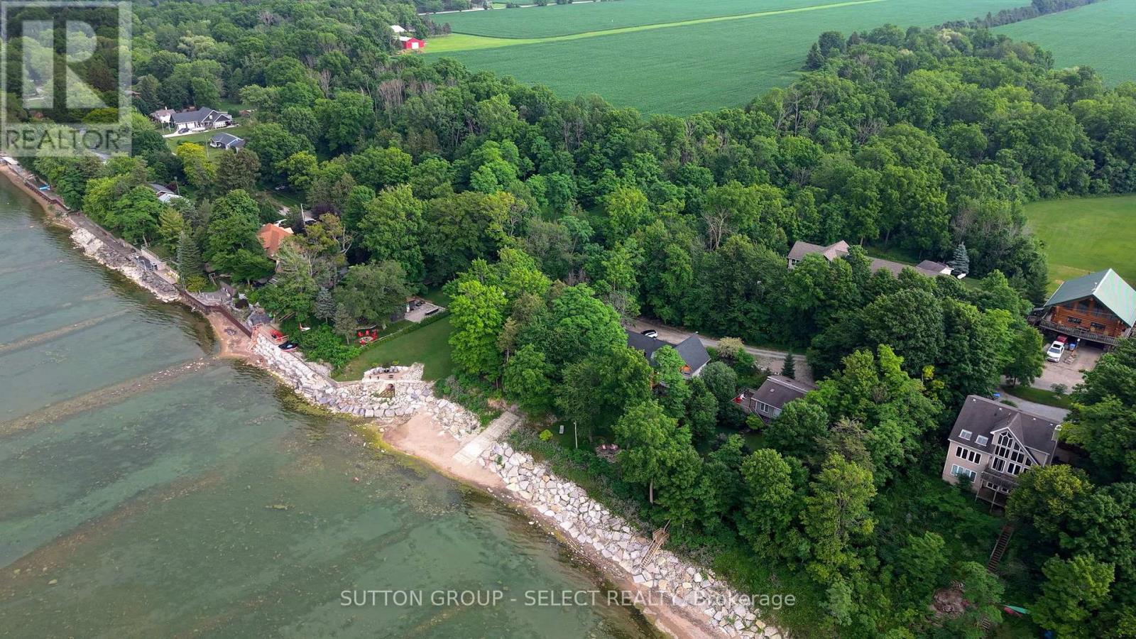 5284 Cliff Road, Lambton Shores (Forest), Ontario  N0N 1J7 - Photo 45 - X12264080