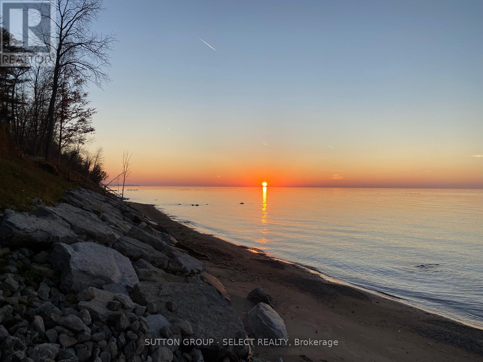 5284 Cliff Road, Lambton Shores (Forest), Ontario  N0N 1J7 - Photo 48 - X12264080