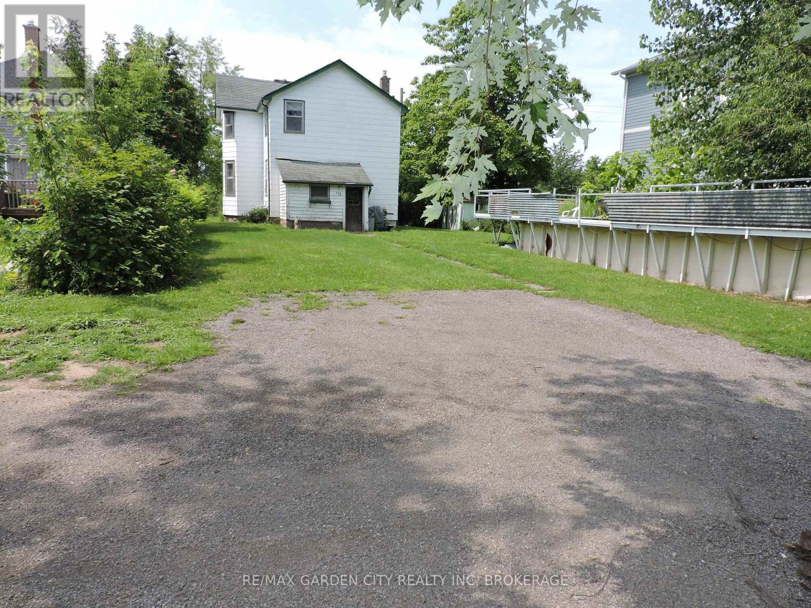 170 Oakdale Avenue, St. Catharines, Ontario  L2P 2K9 - Photo 7 - X12264117