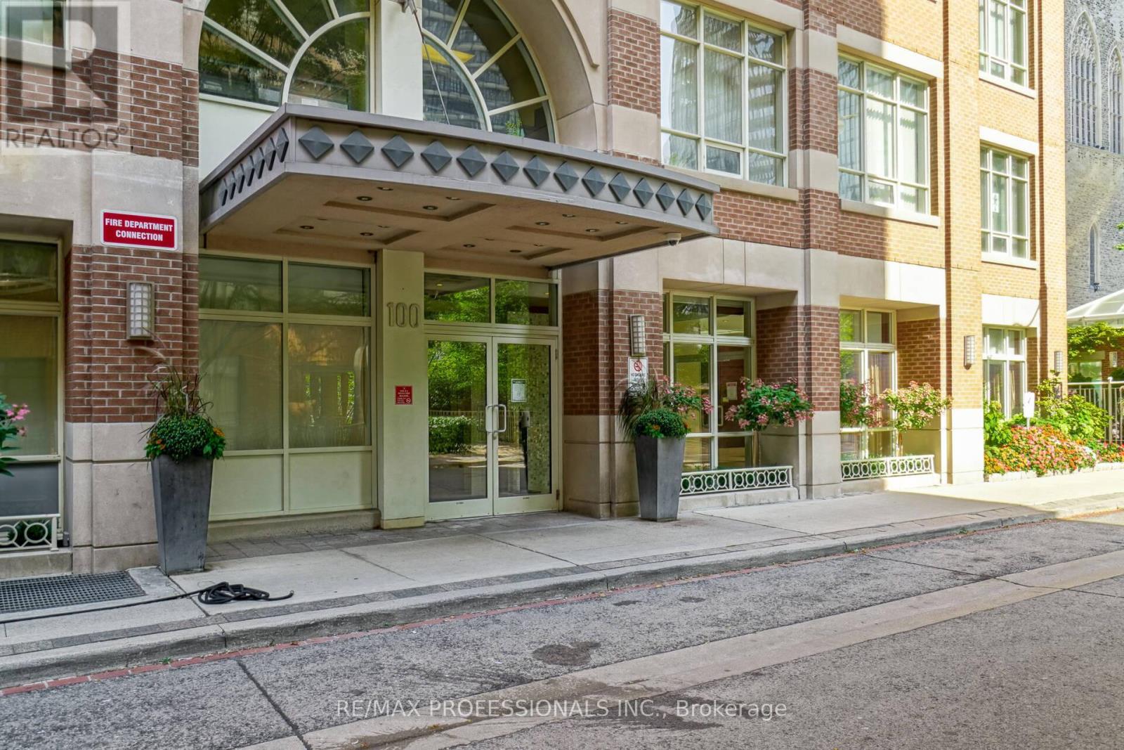 1107 - 100 Hayden Street, Toronto, Ontario  M4Y 3C7 - Photo 2 - C12264053