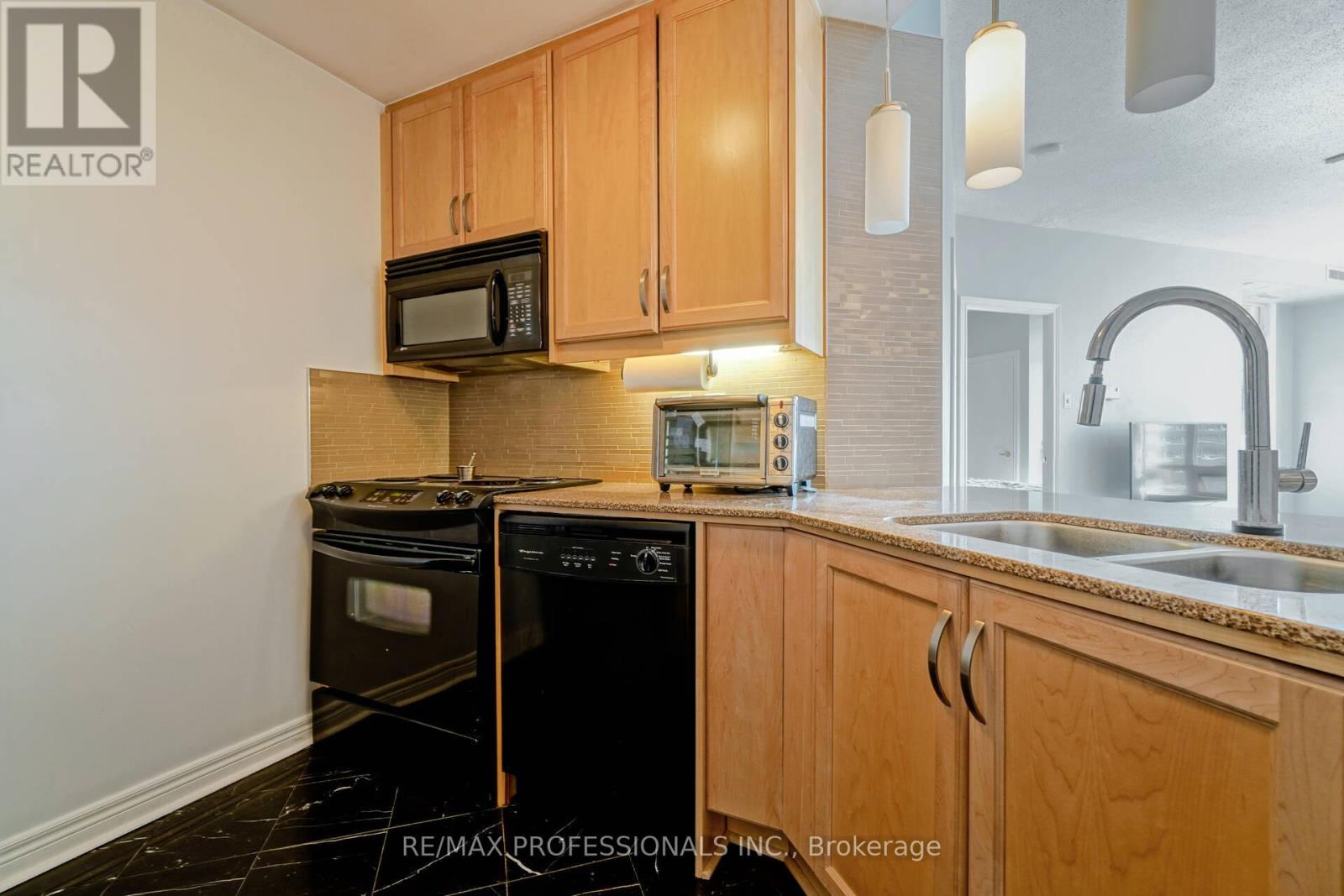 1107 - 100 Hayden Street, Toronto, Ontario  M4Y 3C7 - Photo 6 - C12264053