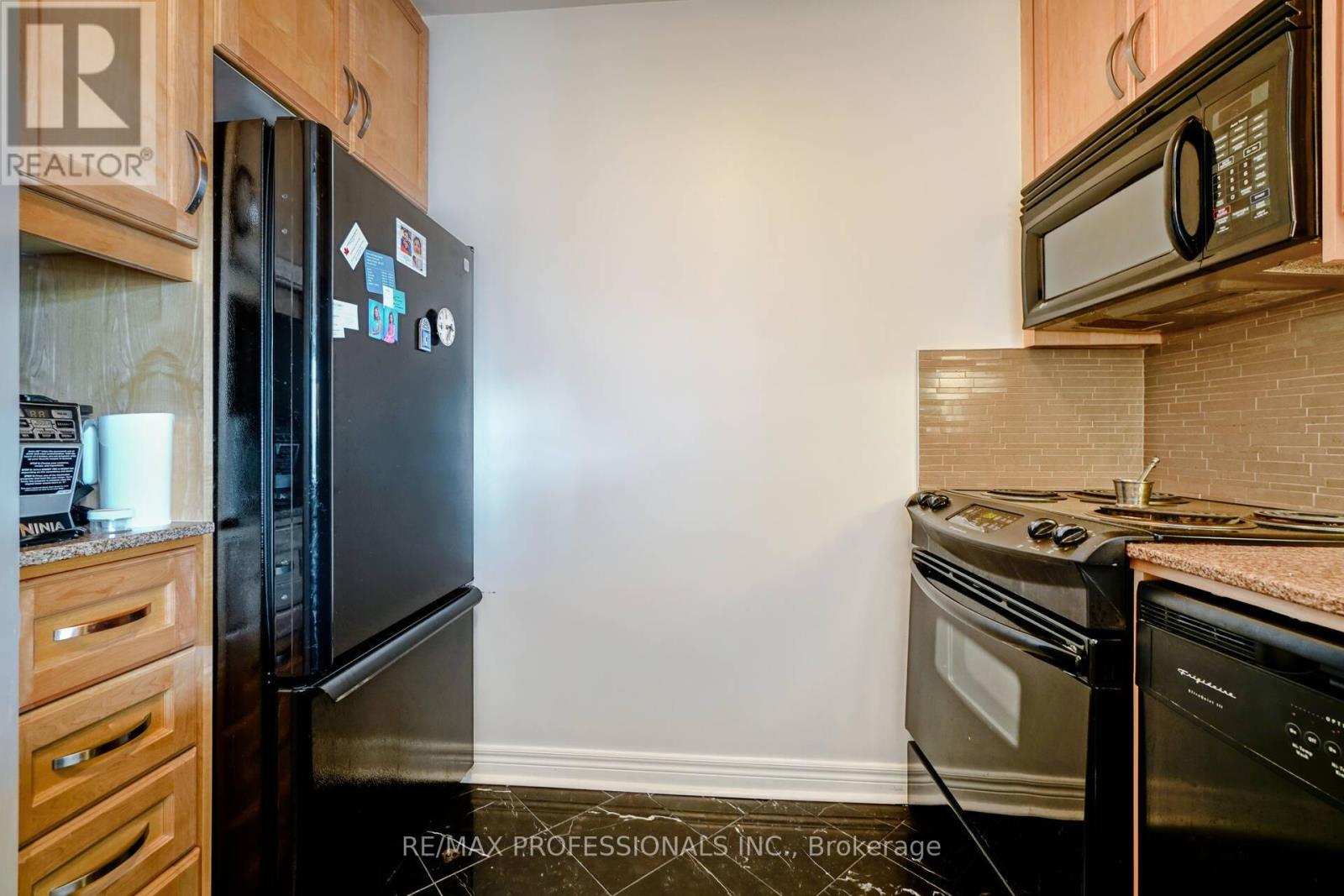 1107 - 100 Hayden Street, Toronto, Ontario  M4Y 3C7 - Photo 8 - C12264053