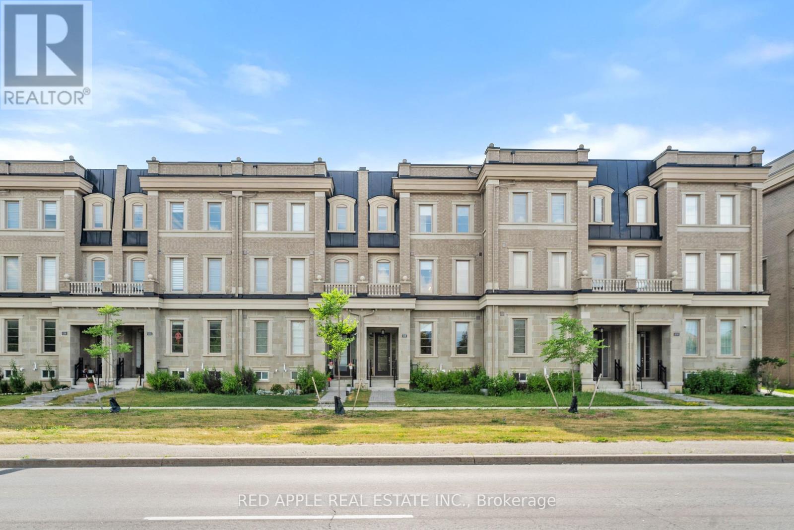 Property at 9392 BAYVIEW AVENUE image 1
