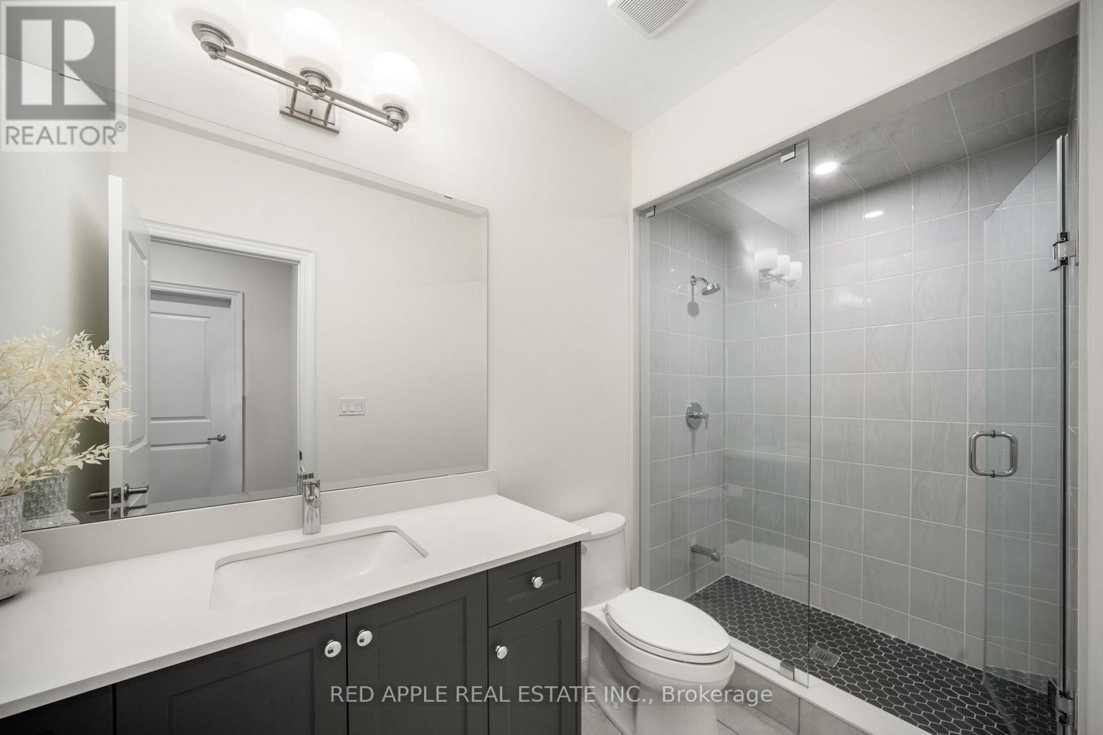 Property at 9392 BAYVIEW AVENUE image 4