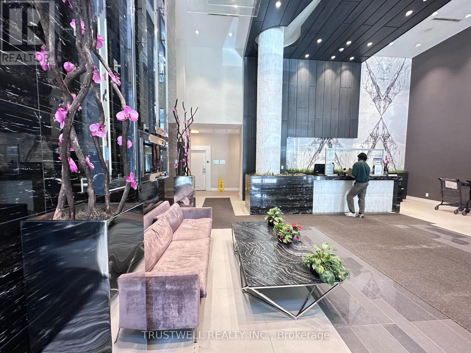 Property at 910 NE 910 - 9205 YONGE STREET NE image 2