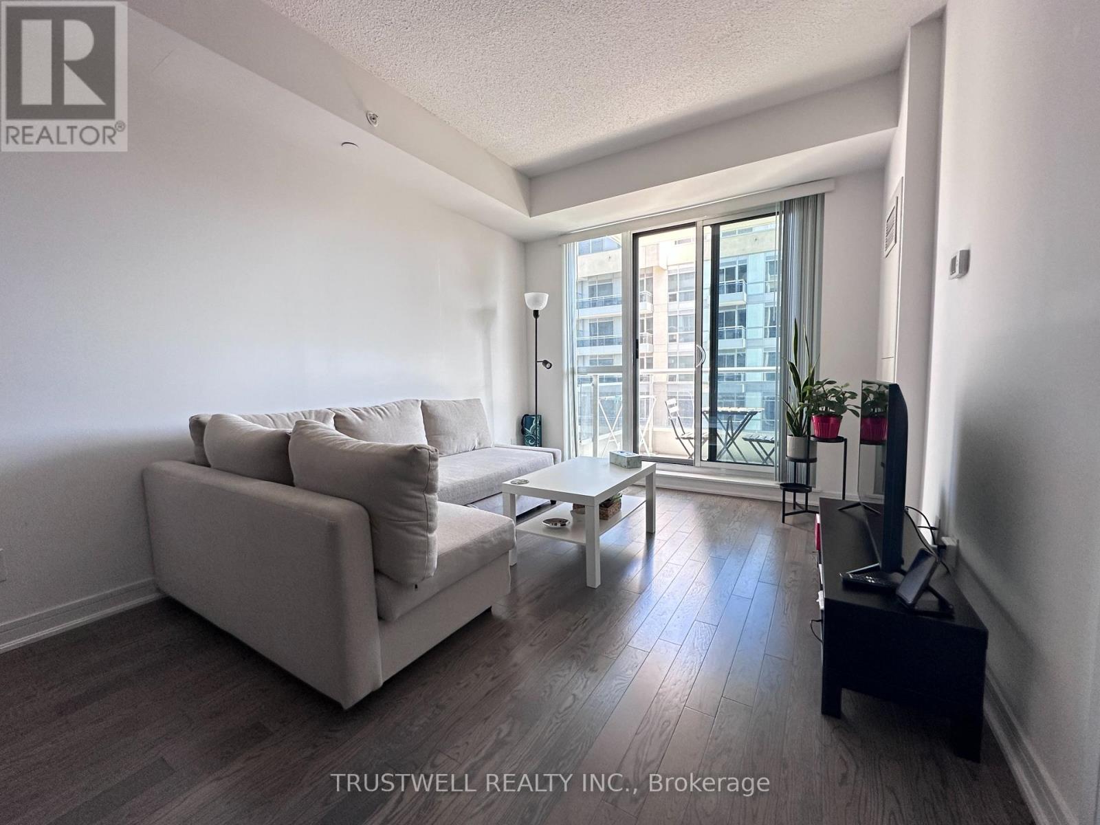 Property at 910 NE 910 - 9205 YONGE STREET NE image 4
