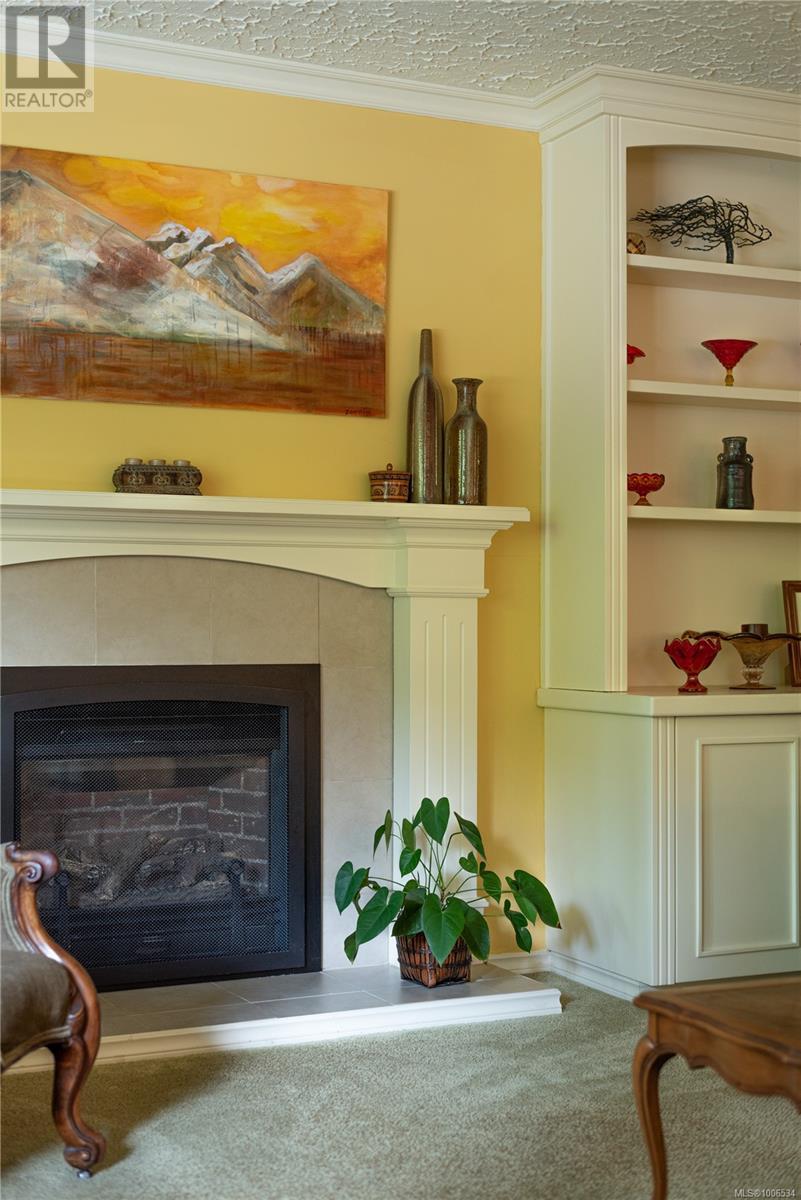 Property at 1367 Kingsview Rd image 1